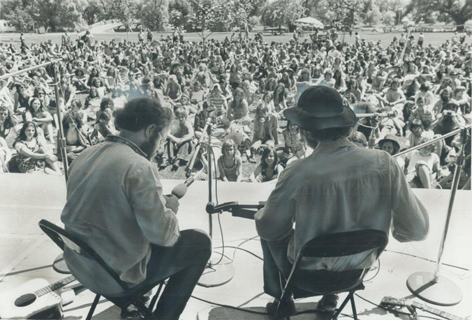 At 1971’s Mariposa Folk Festival in Toronto, Bruce Cockburn (right) played with Eric Nagle. - photo Reg Innell