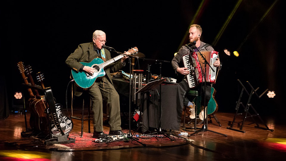 Bruce Cockburn - 21 October 2019 - FirstOntario St Catharines - photo Mini's Memories